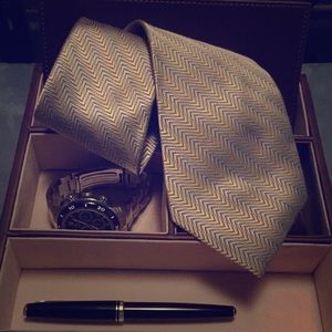 Zigs and Zags Jhane Barnes tie